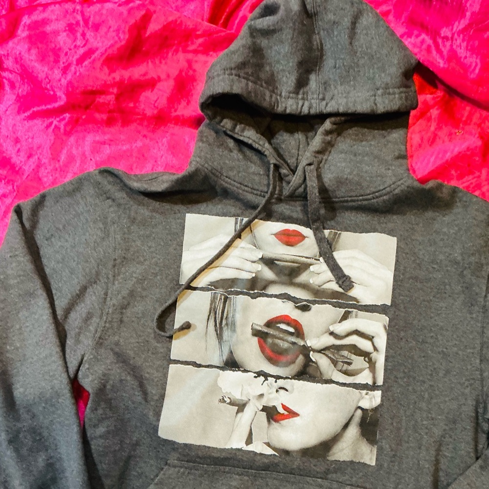 420 Hoodie 💋 - Picture 2 of 3